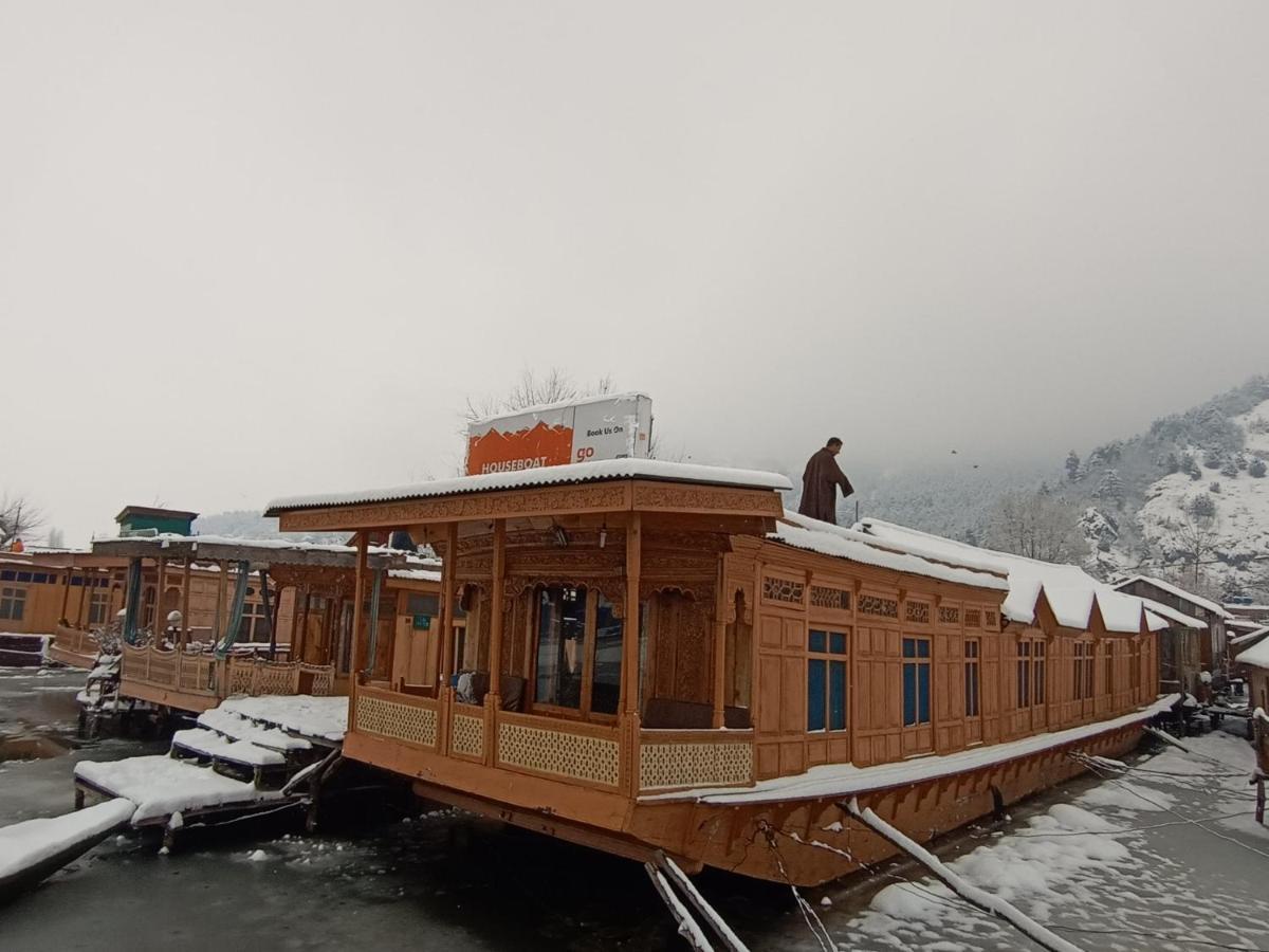 Houseboat New Suzan Hotel Srinagar  Exterior photo